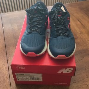 Women’s Sz11 New Balance Trail Runners Teal/pink